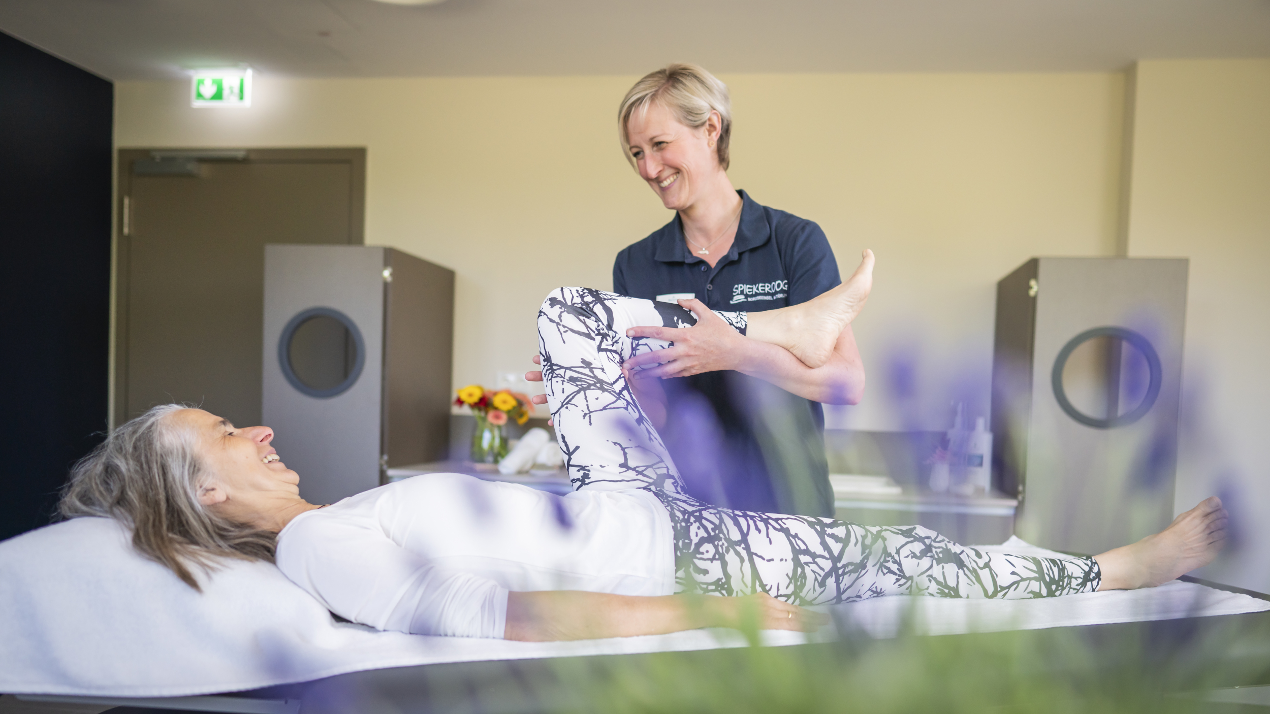 Praktizierung gesundheitlicher Bewegungen im Thalasso-Gesundheitszentrum auf Spiekeroog