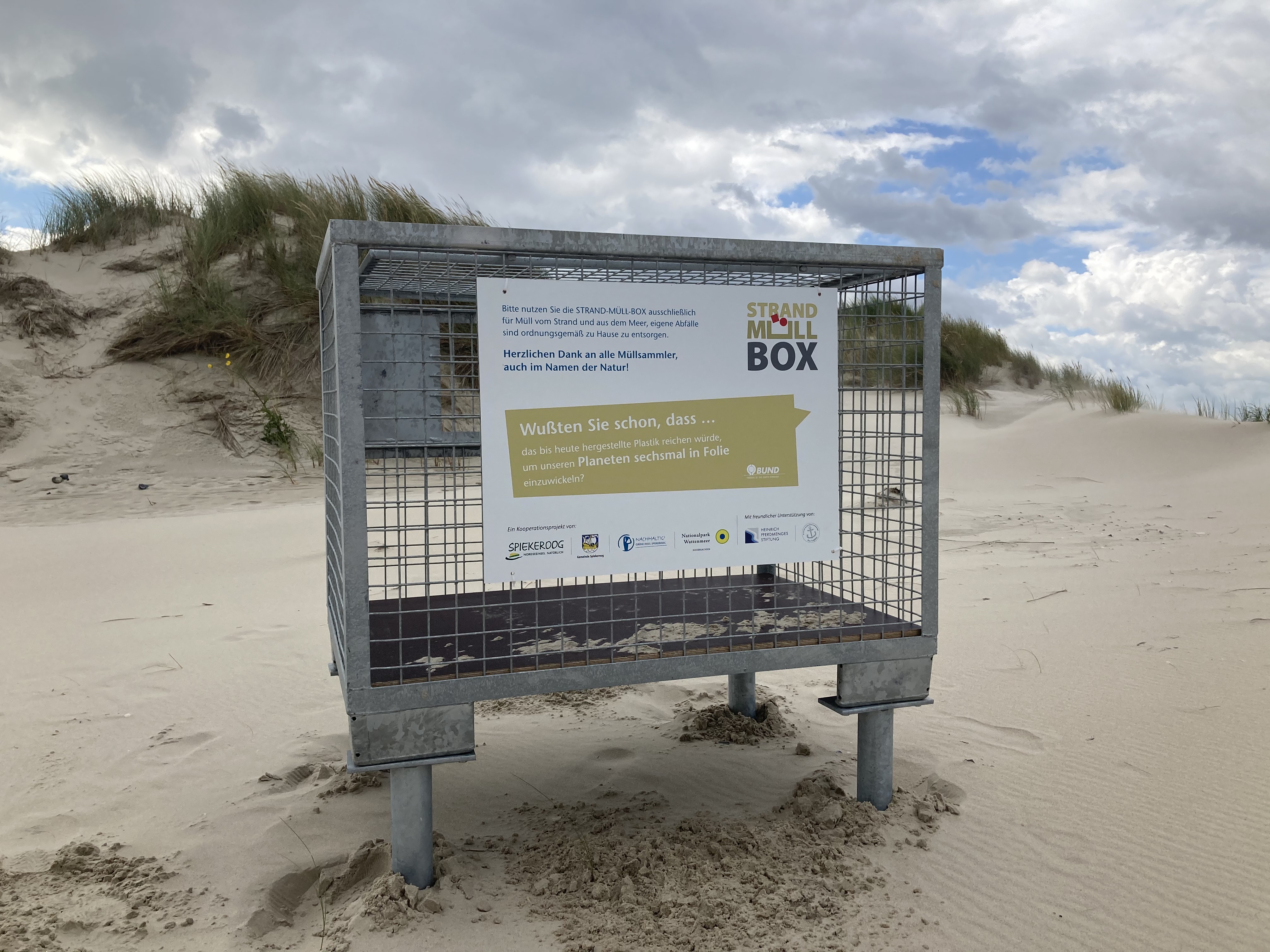 Strandmüllbox am spiekerooger Strand 