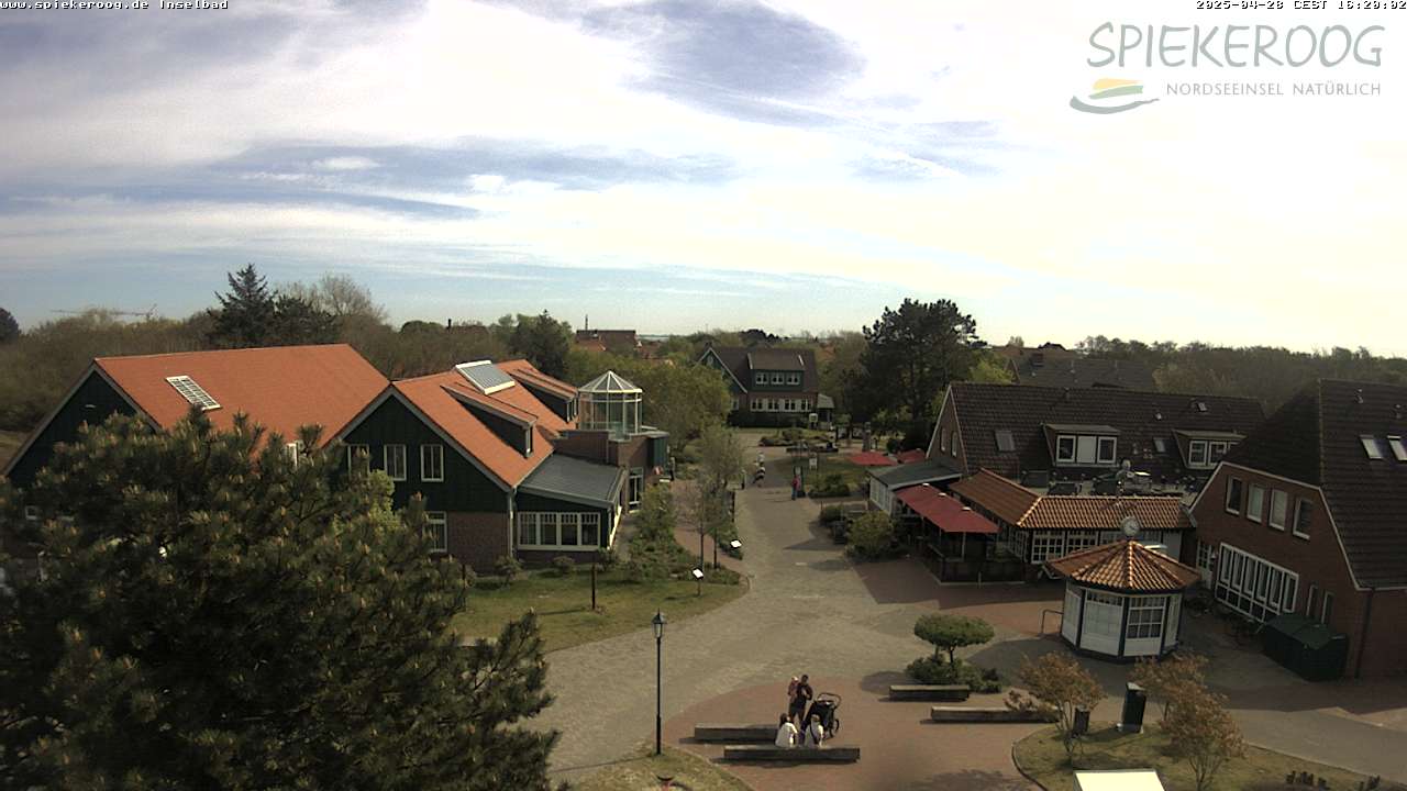 Haus des Gastes - vom Insel-Bad aus