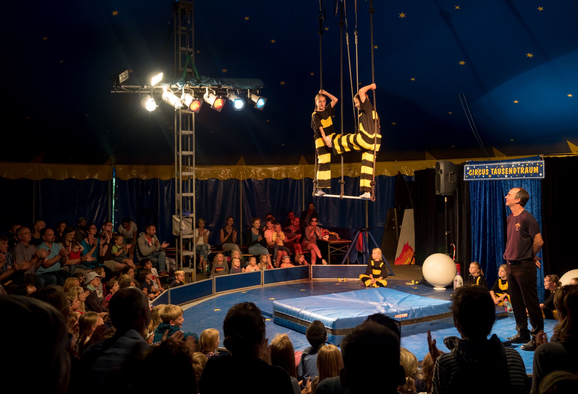 Mange im Circus Tausendtraum