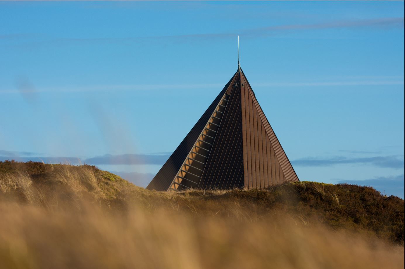 Die katholische Kirche "St Peter" auf Spiekeroog